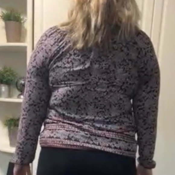 Printed Smock Long Sleeve Tie Top - Picture 6 of 7